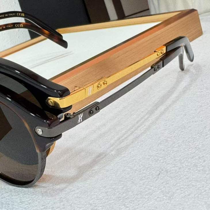 Picture of Hublot Sunglasses _SKUfw72123833fw